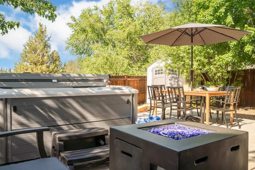 Canal Trail Base Camp: Hot Tub, Walk to Pickleball - Image 1