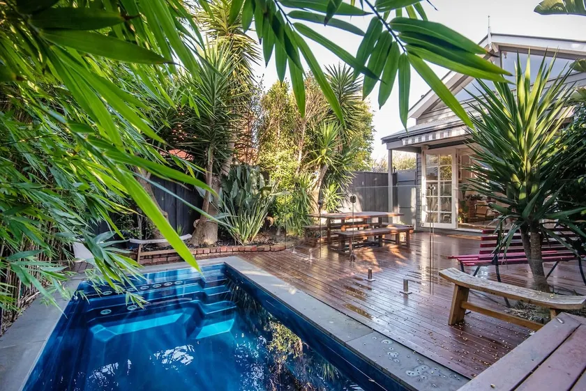 Sandy Village Retreat Heated Pool Bay Views - Image 1