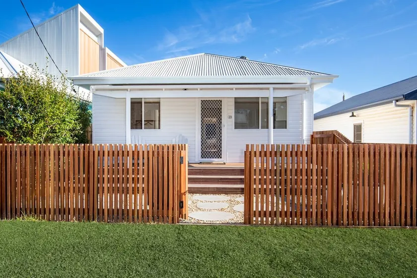 Fishery Road Cottage Pet Friendly 2 Mins Walk to Beach - Image 1