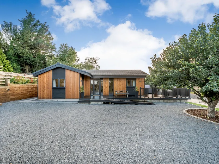 Appletree Lodge - Image 1