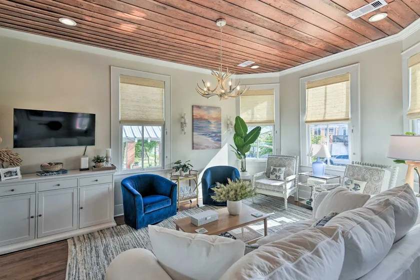 1 Mi to Gulf! Couples Retreat in Galveston - Image 1