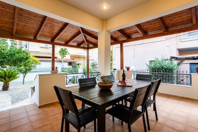 Filiatra Downtown Cozy Retreat - Homely Vibes - Image 1