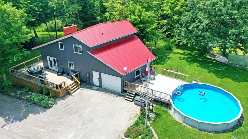 Cayuga Forest Retreat | Pool, Fire Pit, Sleeps 25+ - Image 1