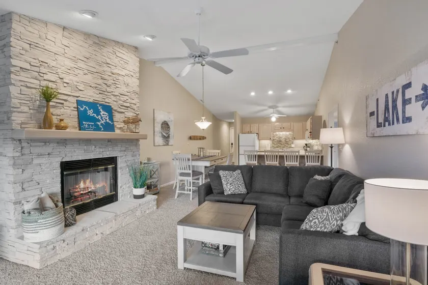 Cozy Fireplace & Lake Views: Lazy Days Condo - Image 1