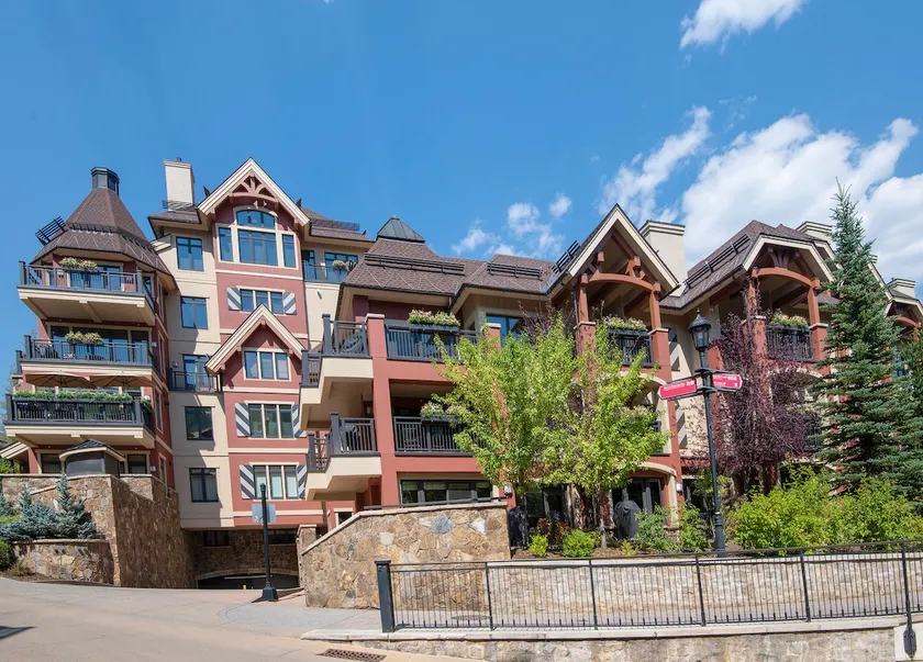 Luxury Ski In, Ski Out 1 Bedroom Mountain Residence In The Heart Of Lionshead Village With Heated Slope Side Pool And Hot Tub - Image 1