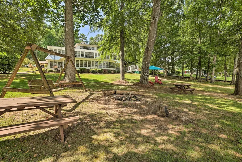 'The B Haus' Lakefront Retreat w/ Boat Ramp! - Image 1