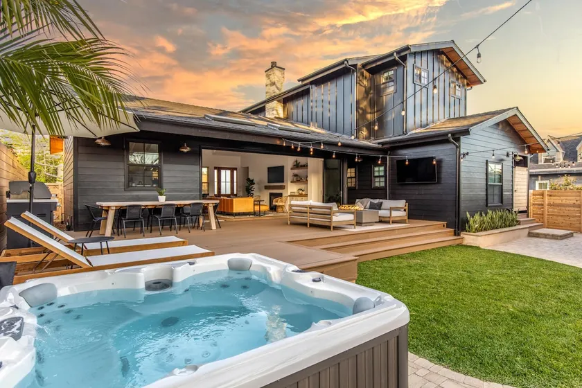 Vitamin Sea Beach Retreat・eBikes・Espresso・Hot Tub - Image 1