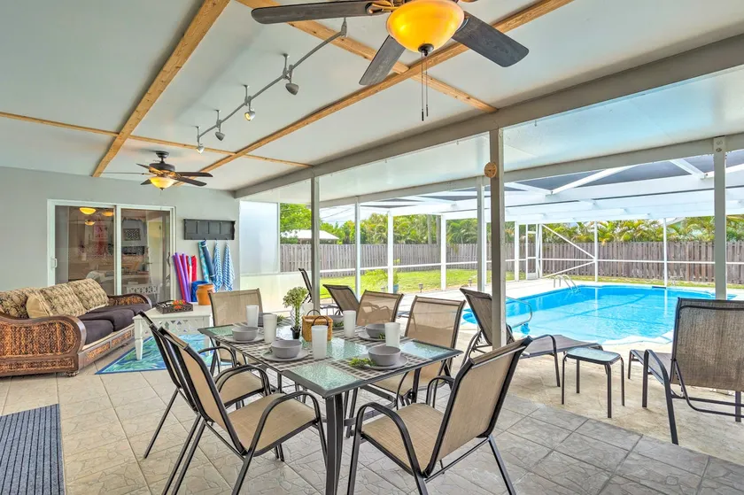 'Tropical Landing' Stuart Home w/ Pool + Grill! - Image 1