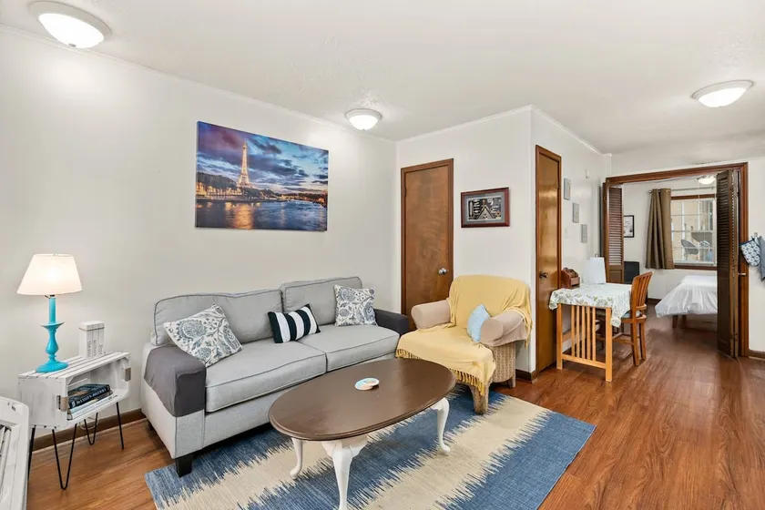 Nautical+Queen Bed+Convenient+ Team Ponytail - Image 1