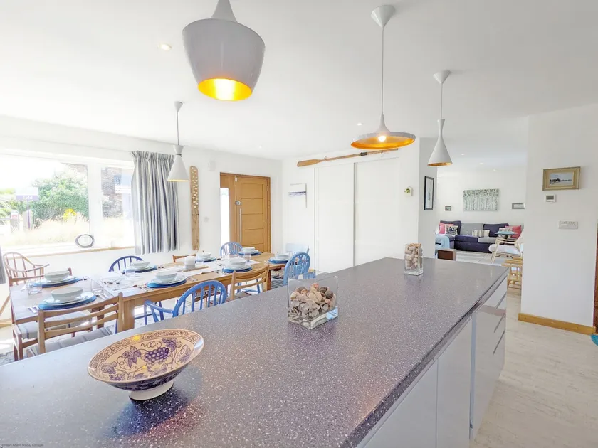 Innisfree, Middleton on Sea - Image 1