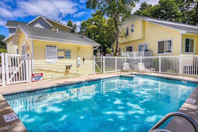 Fish Creek Cottages - Image 1