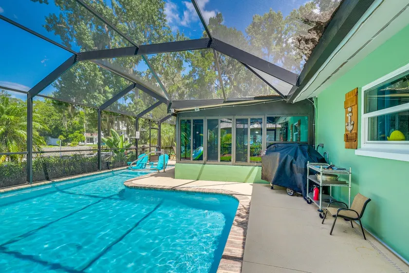 Canal-Front Outdoor Oasis: Home in Crystal Water - Image 1