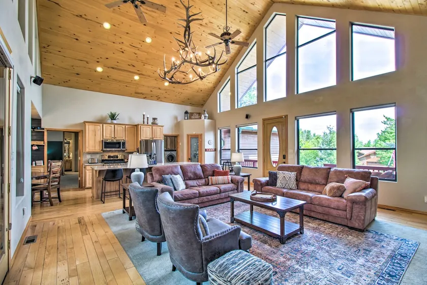 Hot Tub & Game Room: All-Season Pinetop Cabin - Image 1