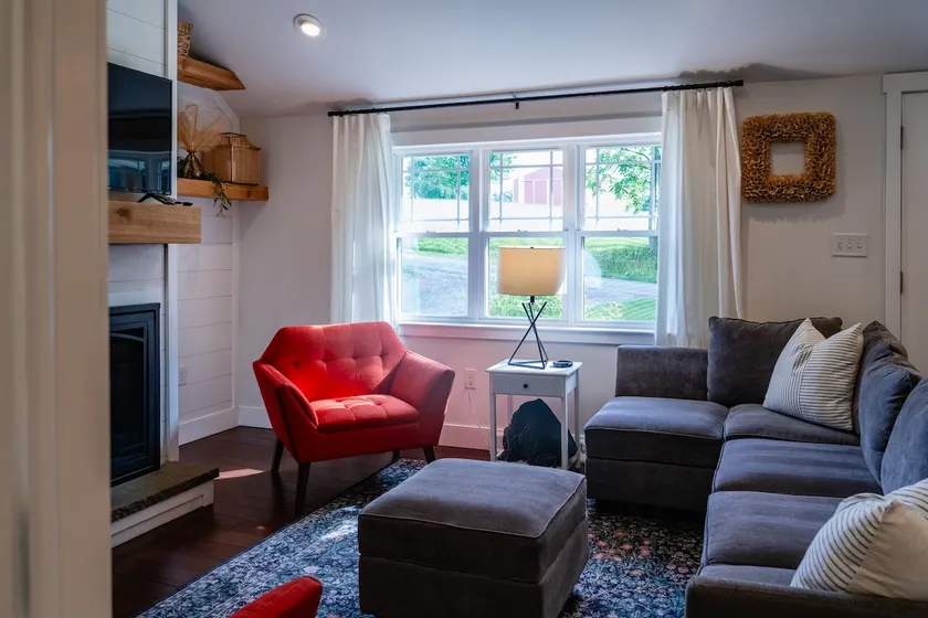 Modern Farmhouse Getaway I 2 BR, Sleeps up to 6 - Image 1