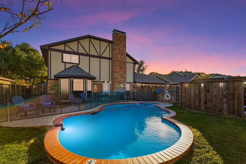 Prime Plano 4BR Home with Pool, Arcarde, Ping-pong - Image 1