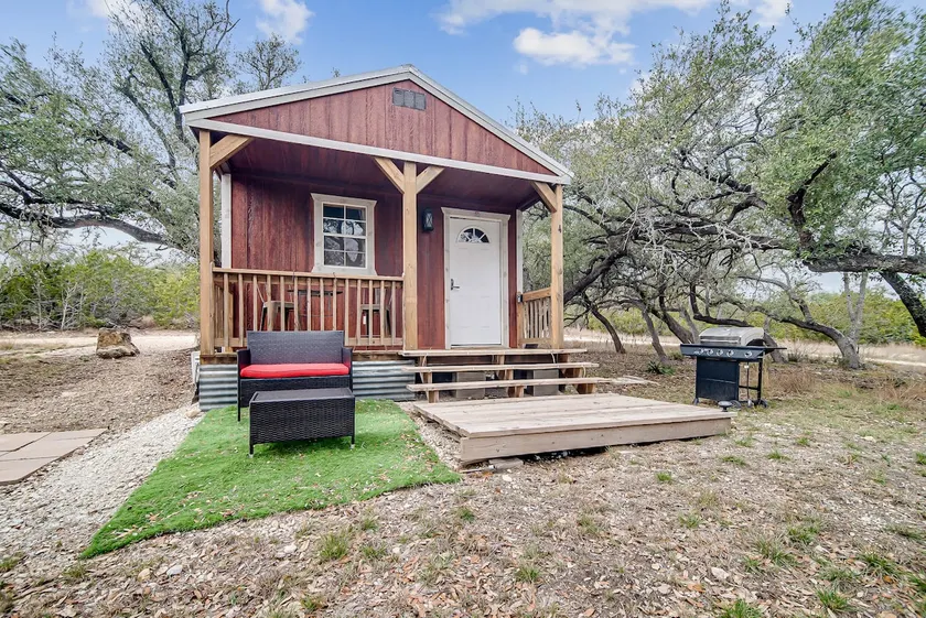Hill Country Cabin 4 | Cozy Couples Retreat - Image 1