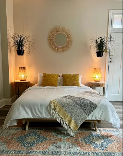 Tiny Bohemian Studio in Midtown - Image 1