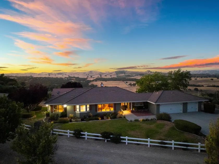 4.5 Acre Secluded Ranch w/ Fire Pit | Olive Ranch - Image 1