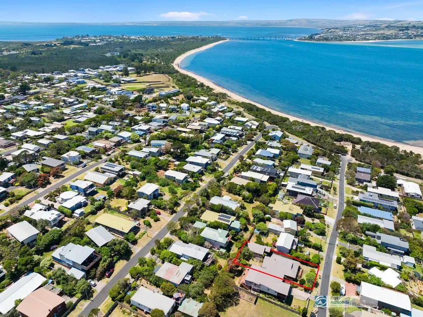 Broadwater Waves - Image 1