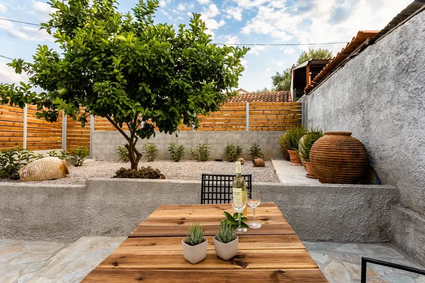 Valira Cozy Maisonette - Relaxing Vibes Getaway - Image 1