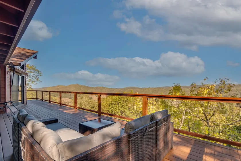 Murphy's View- stunning views, A/C - Image 1