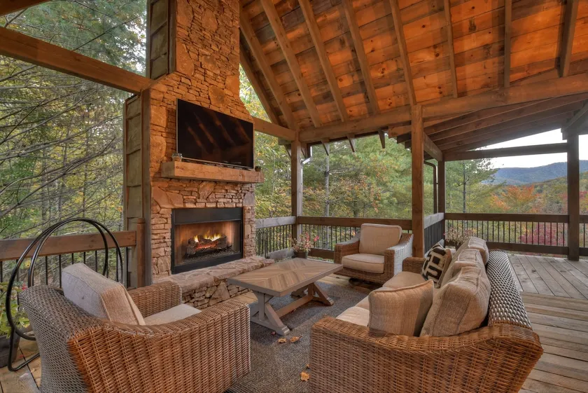 Hunter’s Treehouse | Mtn Views + Hot Tub + Games - Image 1