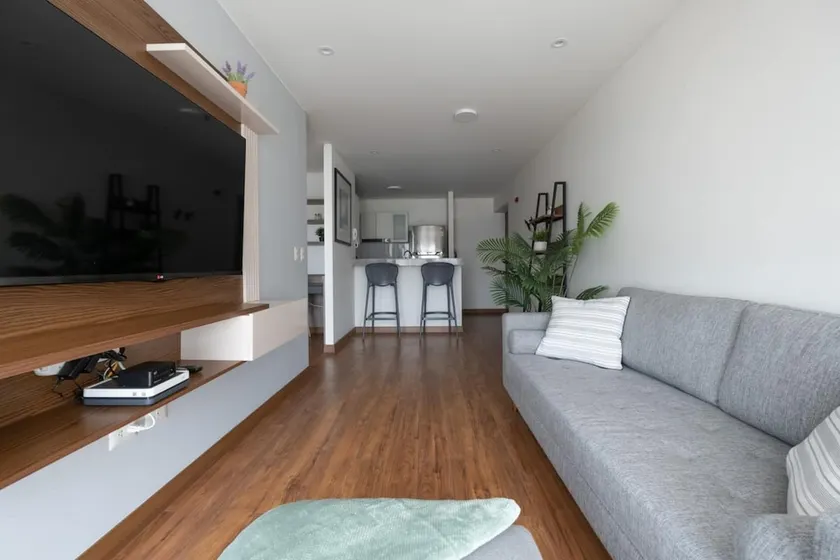iH*| High Floor Apt w/ Pool - Gym and Parking - Image 1