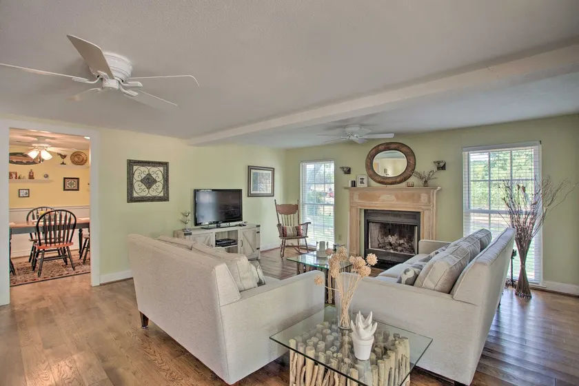 Lovely Pottsboro Home w/ Patio & Fire Pits! - Image 1