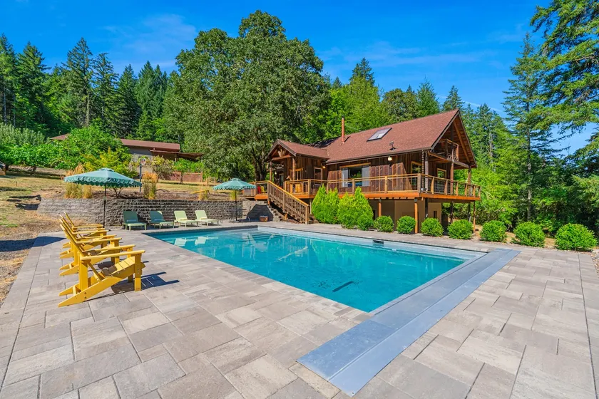 Starlight Lodge with Private Pool & Game Room - Image 1