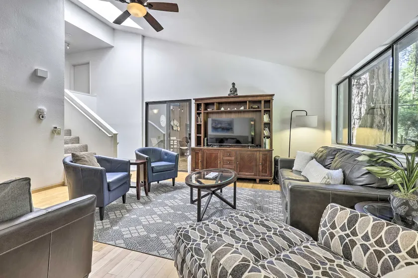 Tranquil Guerneville Home w/ Redwood Views - Image 1