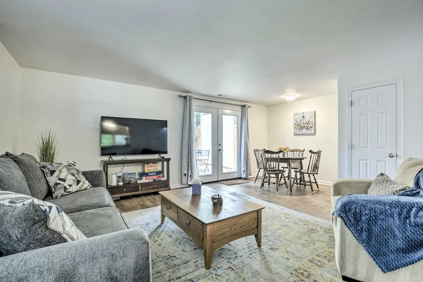 Walk to Dtwn & Breweries: Townhome in Cary! - Image 1