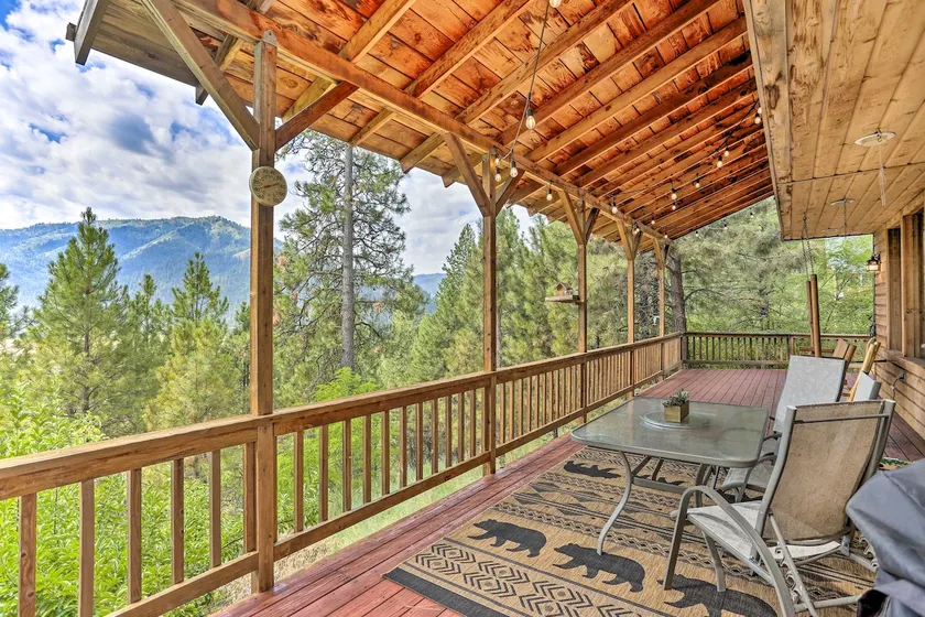 Peaceful Cabin w/ Mtn + River Views, Fire Pit - Image 1