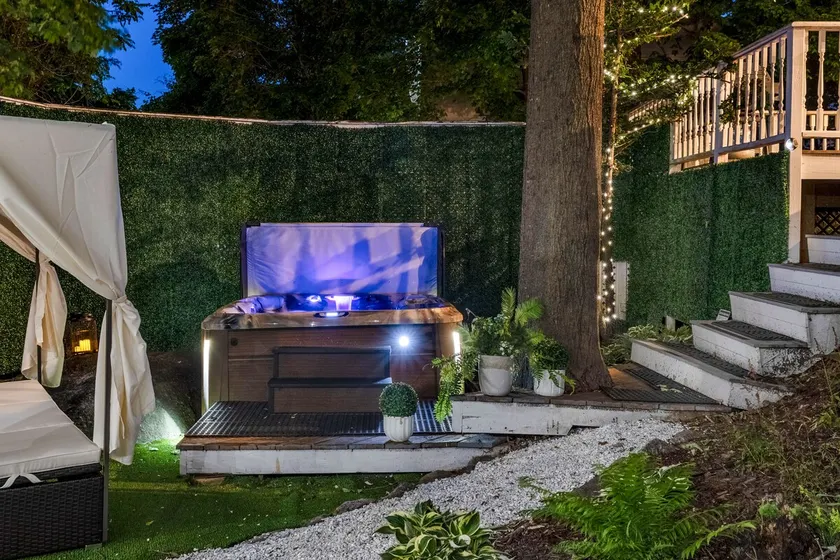 Hot Tub + Walk to Lakeside Dining: Meredith Home! - Image 1