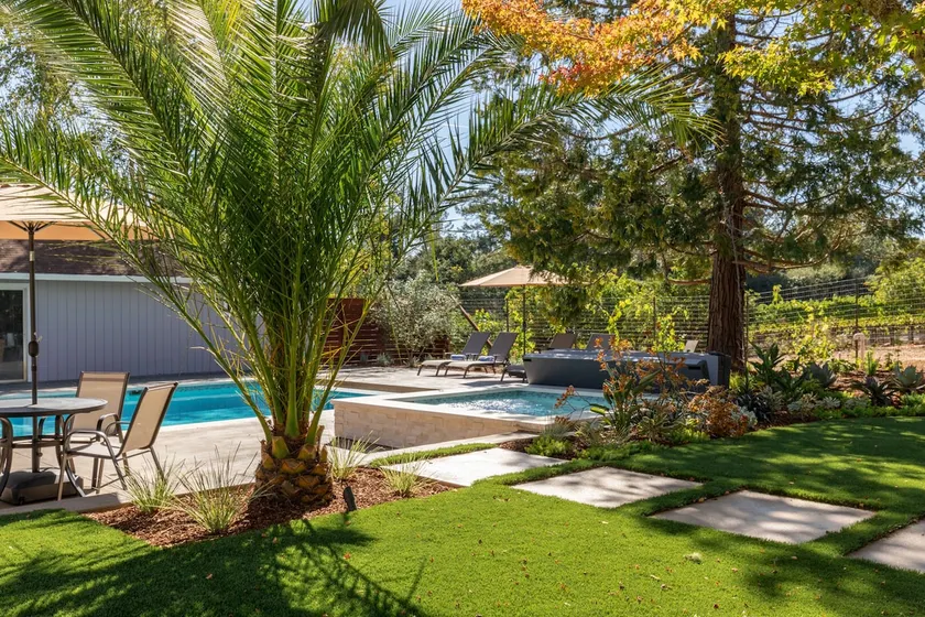 Luxurious Retreat In The Vineyards  Green Valley Oasis - Image 1
