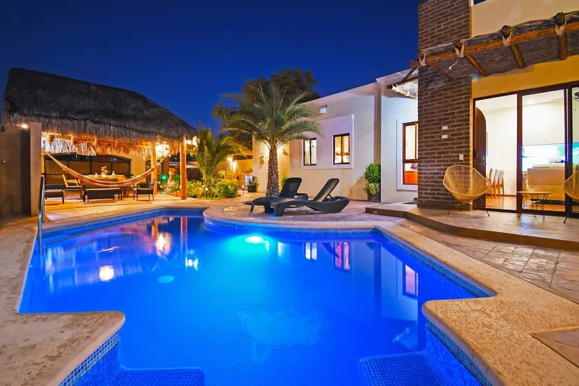 Oceanview Rooftop, Private Pool, Game Room & Bar - Image 1