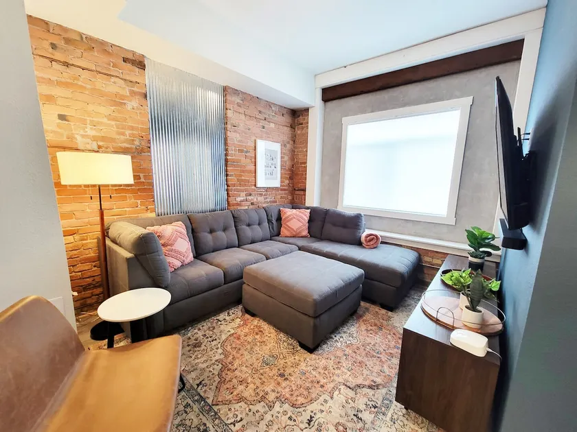 Stay Lincoln Park 4 | Craft District Condo - Image 1