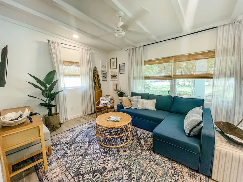 Curlys Cottage - A Vintage Coastal Retreat - Image 1