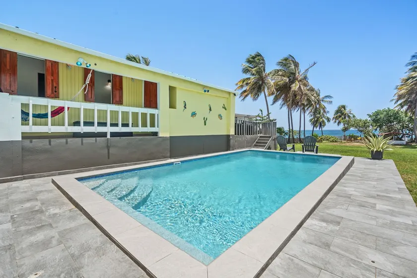 Coco Chalet | Villa with private pool and steps from Playa Peñón Brusi - Image 1