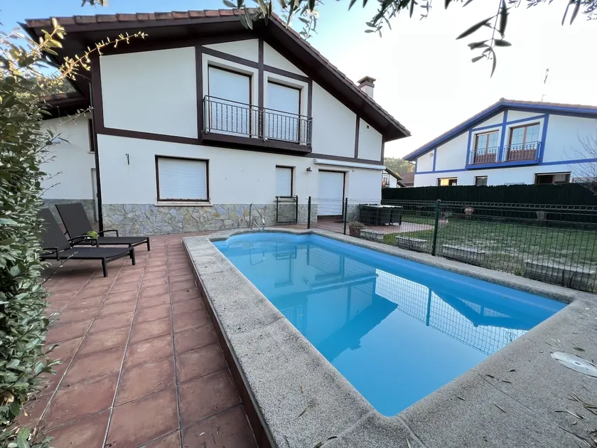 URDAIBAI Boutique - Image 1
