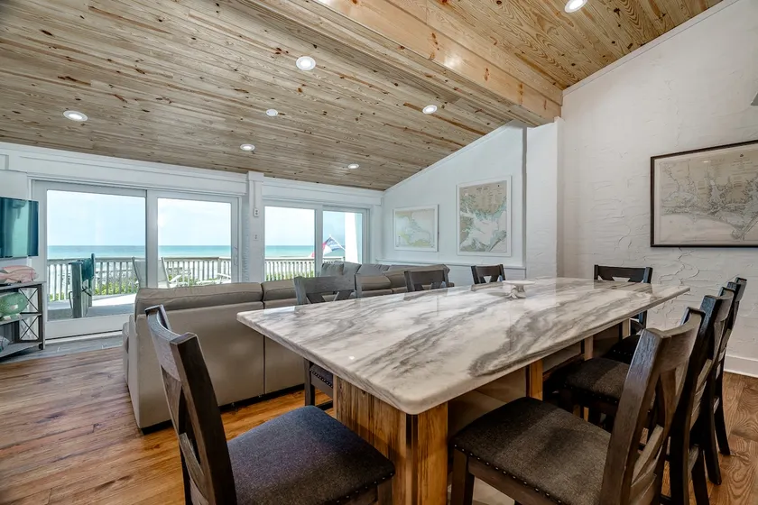 Oceans 6 condo - Image 1