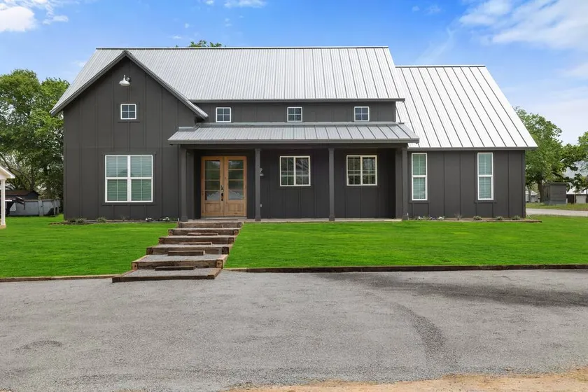 Cozy, sassy & fun! NEW modern farmhouse!! - Image 1