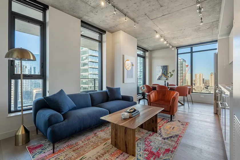 Skyline Views -POOL, Patio, Prkg & Gym - 2BR 2BA - Image 1