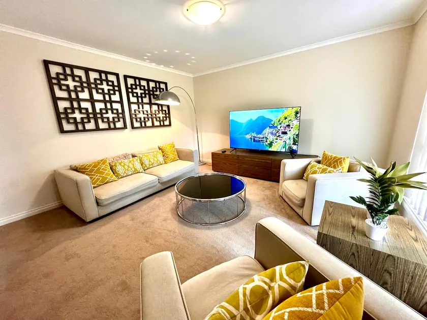 Adelaide Hills 4 bed home near Hahndorf Mt Barker - Image 1