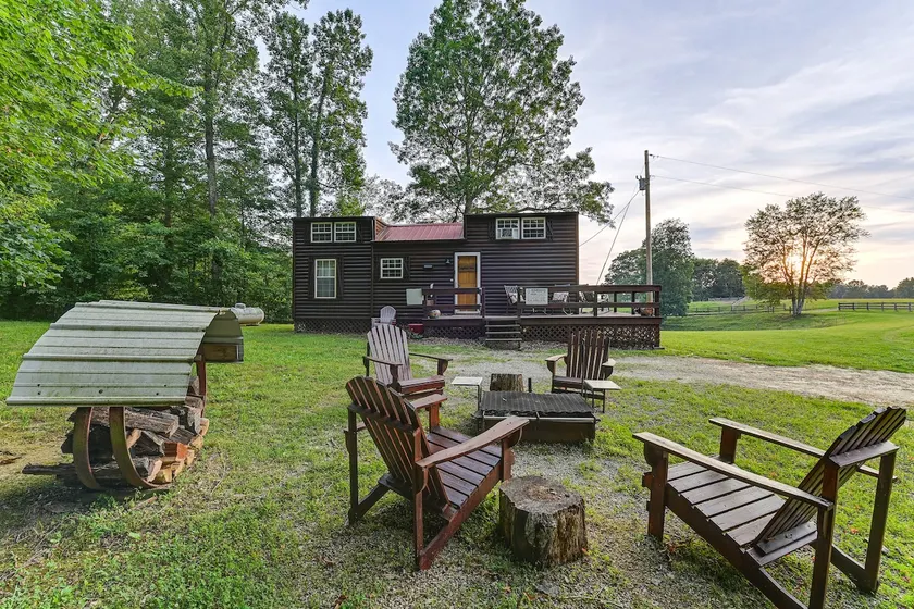 Cabin on Working Highland Cattle Farm in Kentucky - Image 1