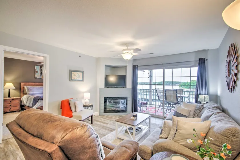 Furnished Balcony, Pool! Waterfront Lake Ozark Gem - Image 1