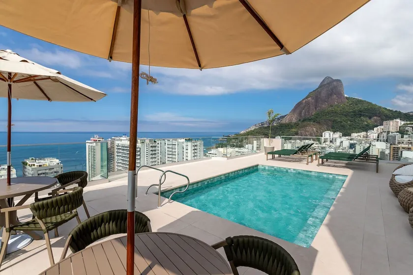 (1306) 2-En-Suite Apartment with a View of Christ the Redeemer - Image 1