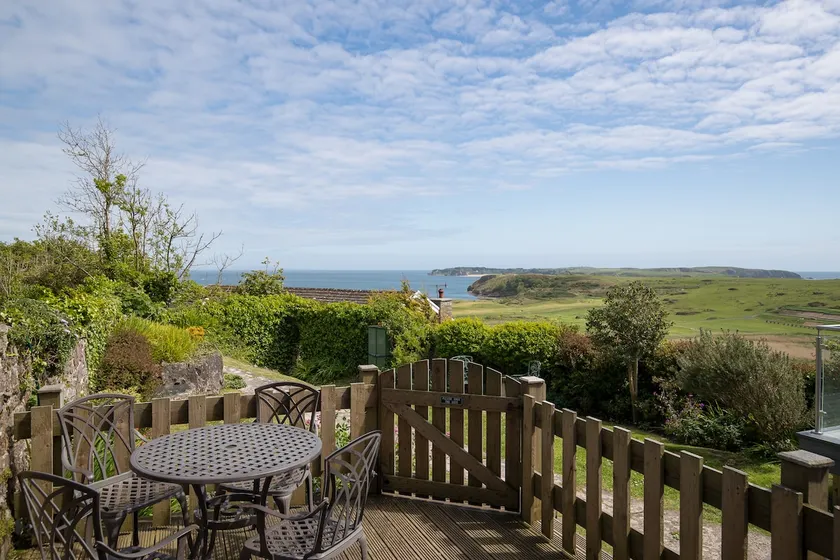 Caldey Island View - Sea Views and Log Burner - Image 1