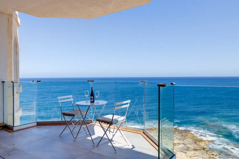 Superb Seafront Family Apartment by Buena Vista - Image 1