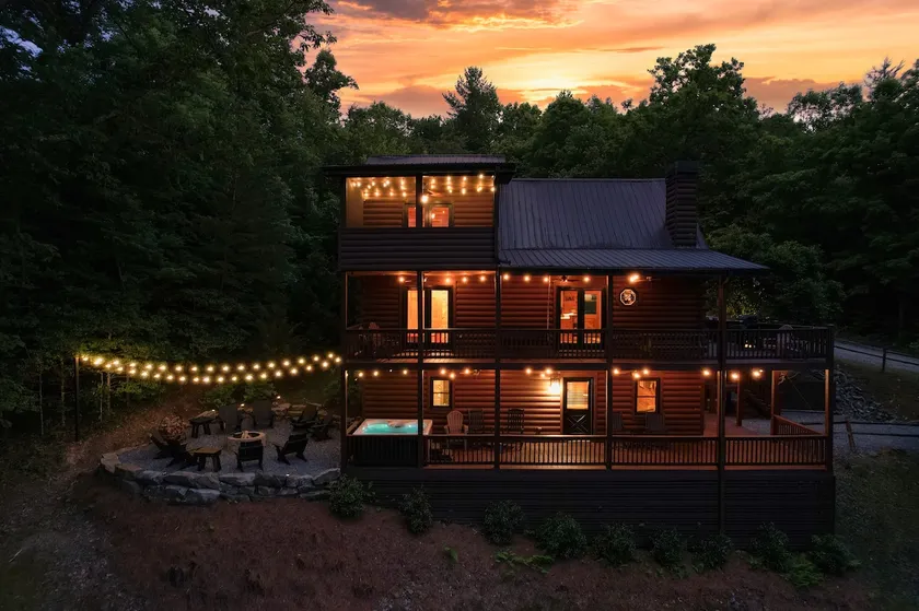 Mountain View Cabin - Hot Tub-Fire Pit-Pool Table - Image 1