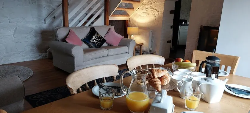 Old Hop Kiln - sleeps 6 guests  in 3 bedrooms - Image 1